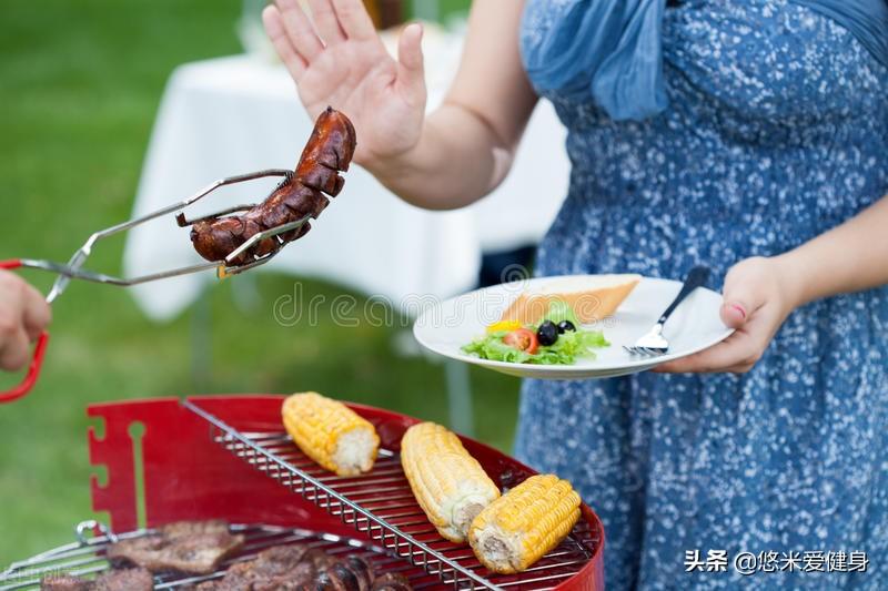 每天坚持跑步两公里一个月能瘦多少（每天两公里跑步一个月能瘦吗）(图6)