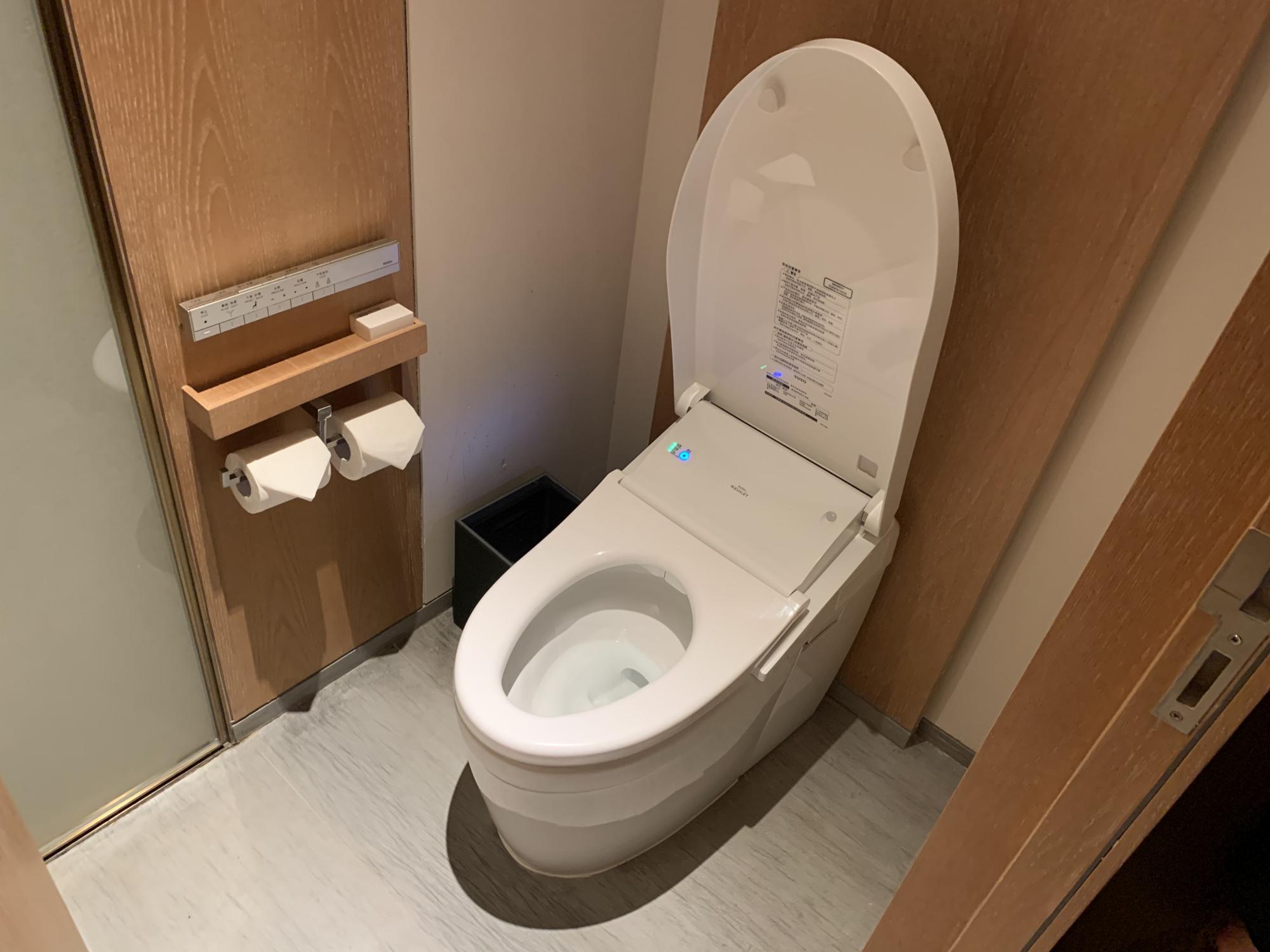 抽水马桶水箱一直流水怎么修理（抽水马桶水箱一直流水怎么修）(图1)
