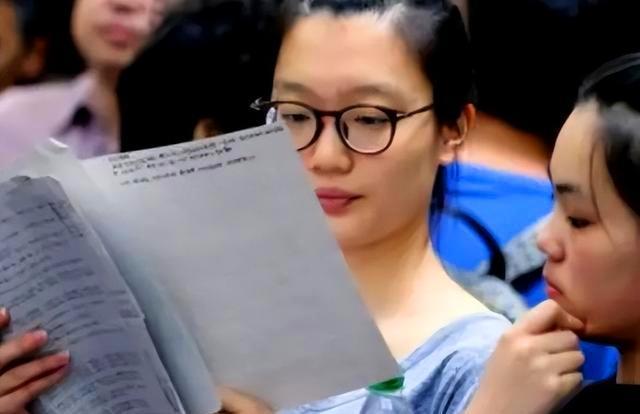 女孩子读什么专业比较好找工作（女生应该学什么专业好）(图3)