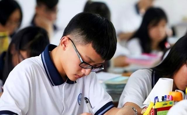 女孩子读什么专业比较好找工作（女生应该学什么专业好）(图6)