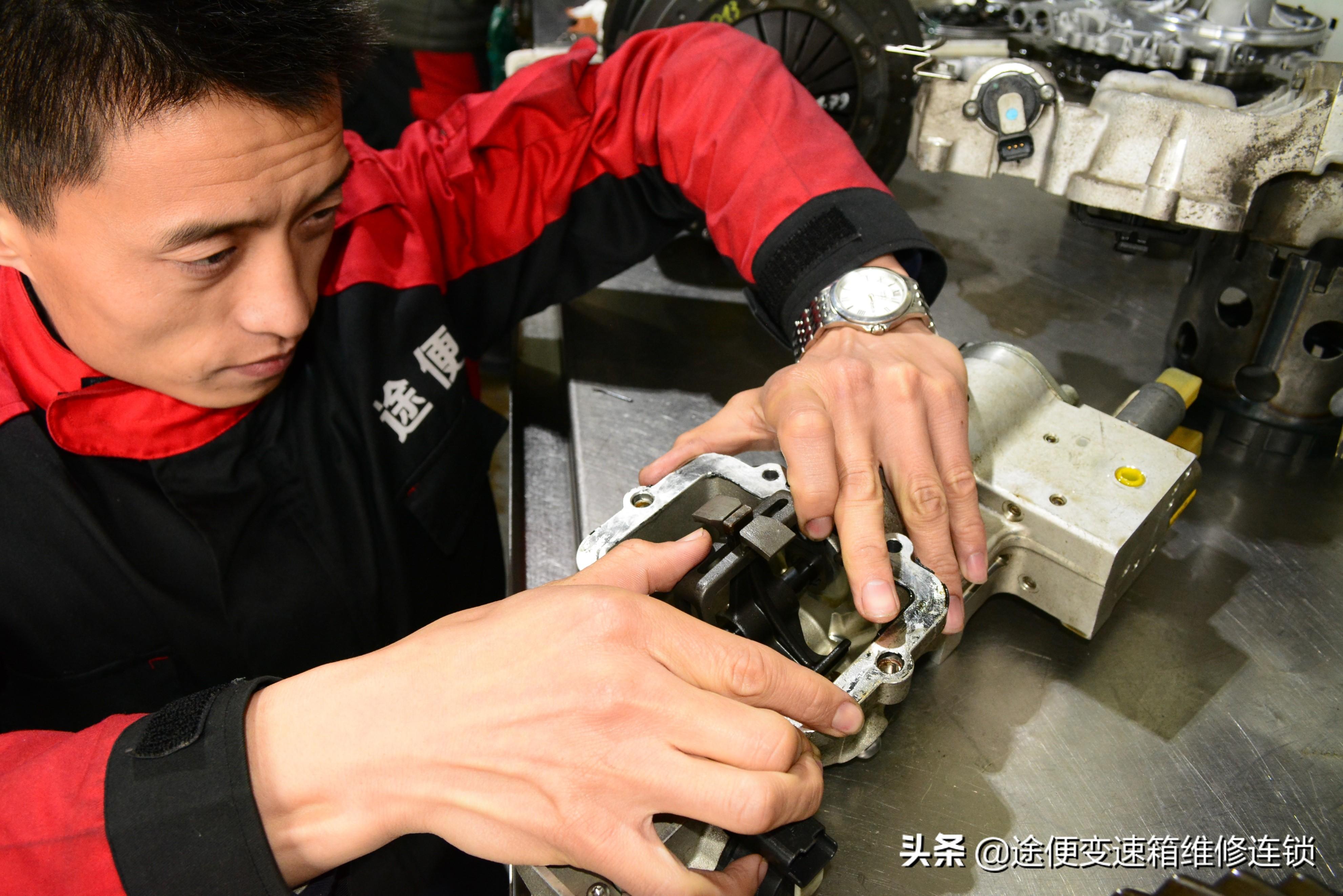 变速箱顿挫修一下多少钱（汽车提速时一怂一怂顿挫感什么原因）(图2)