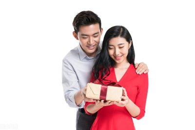 ​送姐姐生日礼物应该送什么比较好（送姐姐什么生日礼物比较好）