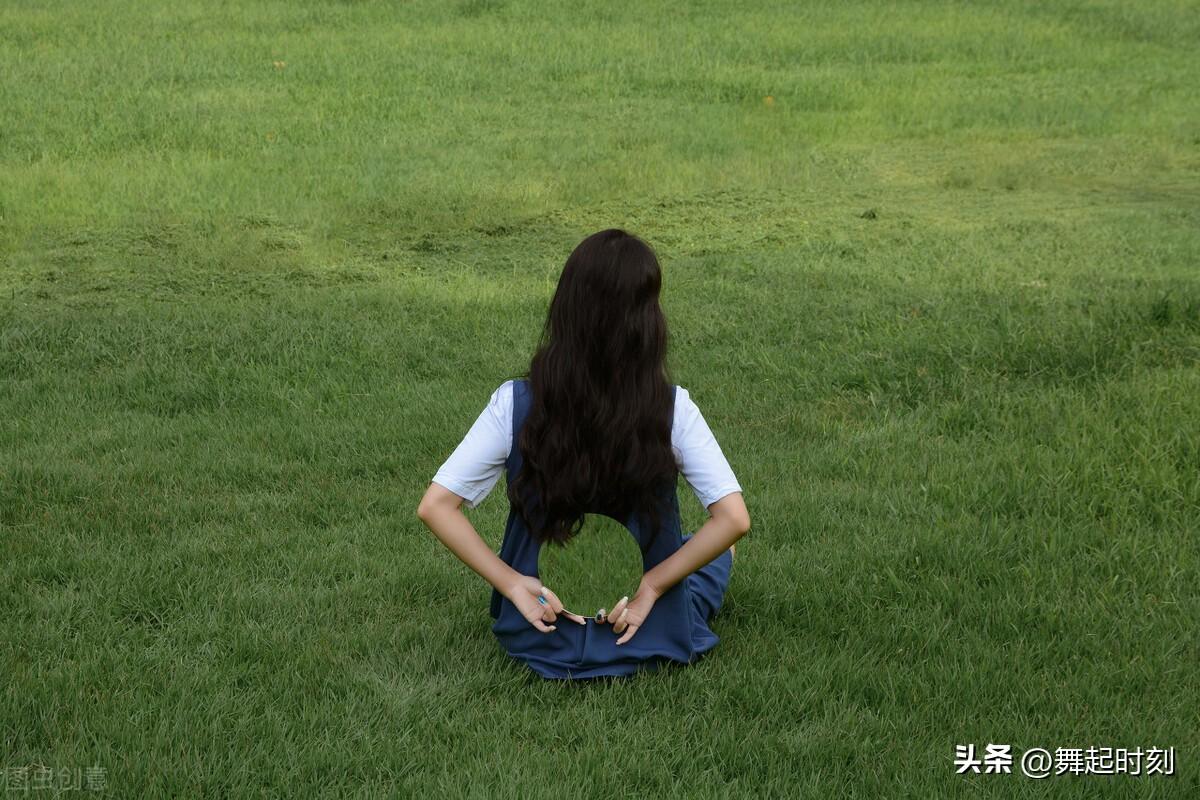 男人对你有好感会有哪些表现（男生对你有好感的5暗示）(图2)