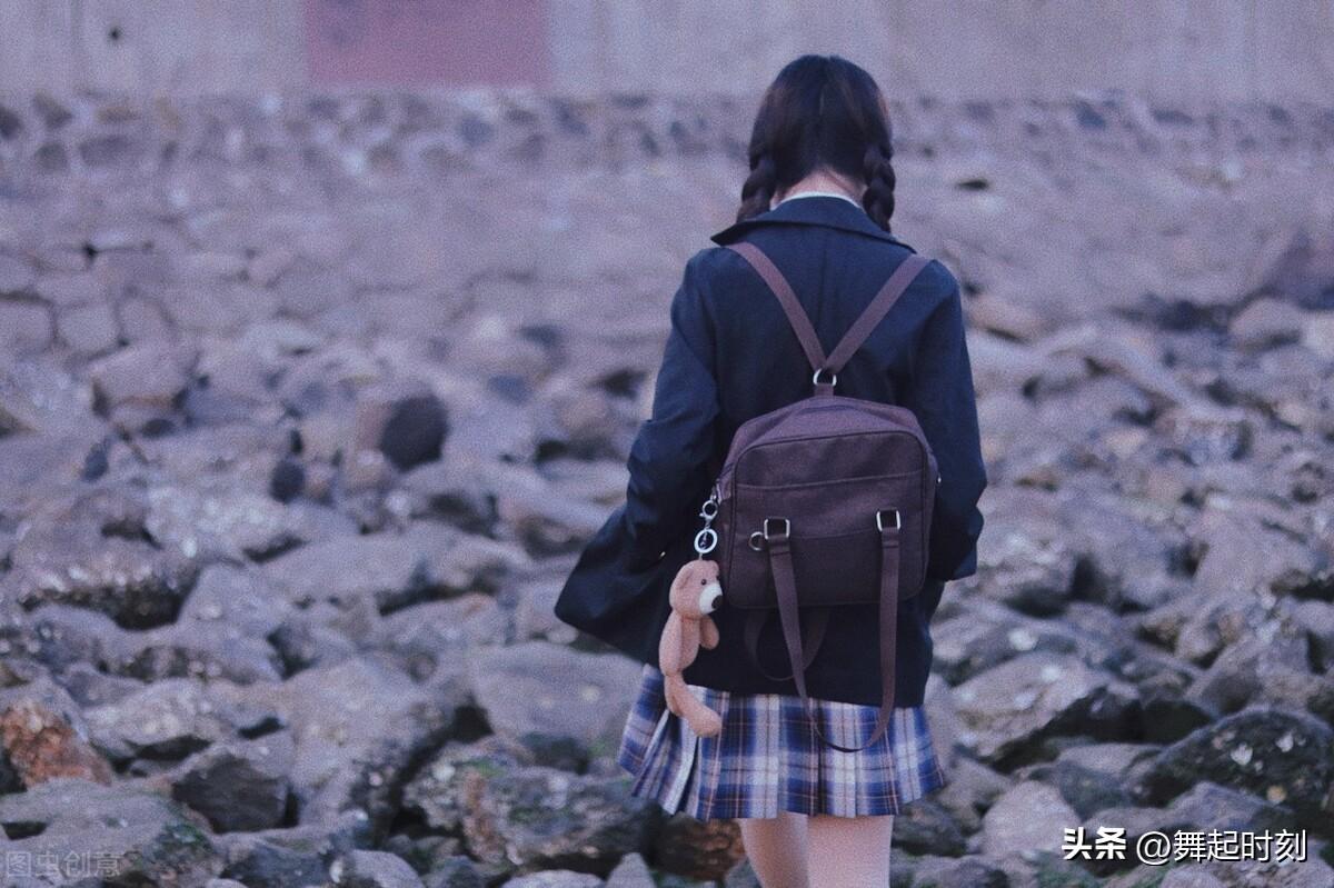 男人对你有好感会有哪些表现（男生对你有好感的5暗示）(图3)