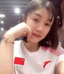 ​陈梦乒乓球个人资料，刘诗雯父母(全运会乒乓球女单陈梦对刘诗雯)