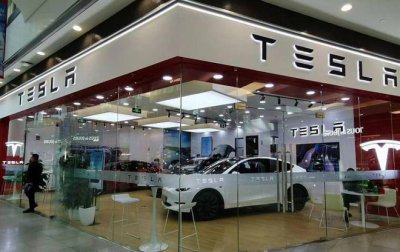 ​马斯克发话每年供应 100 万辆车，特斯拉也想“锂自由”