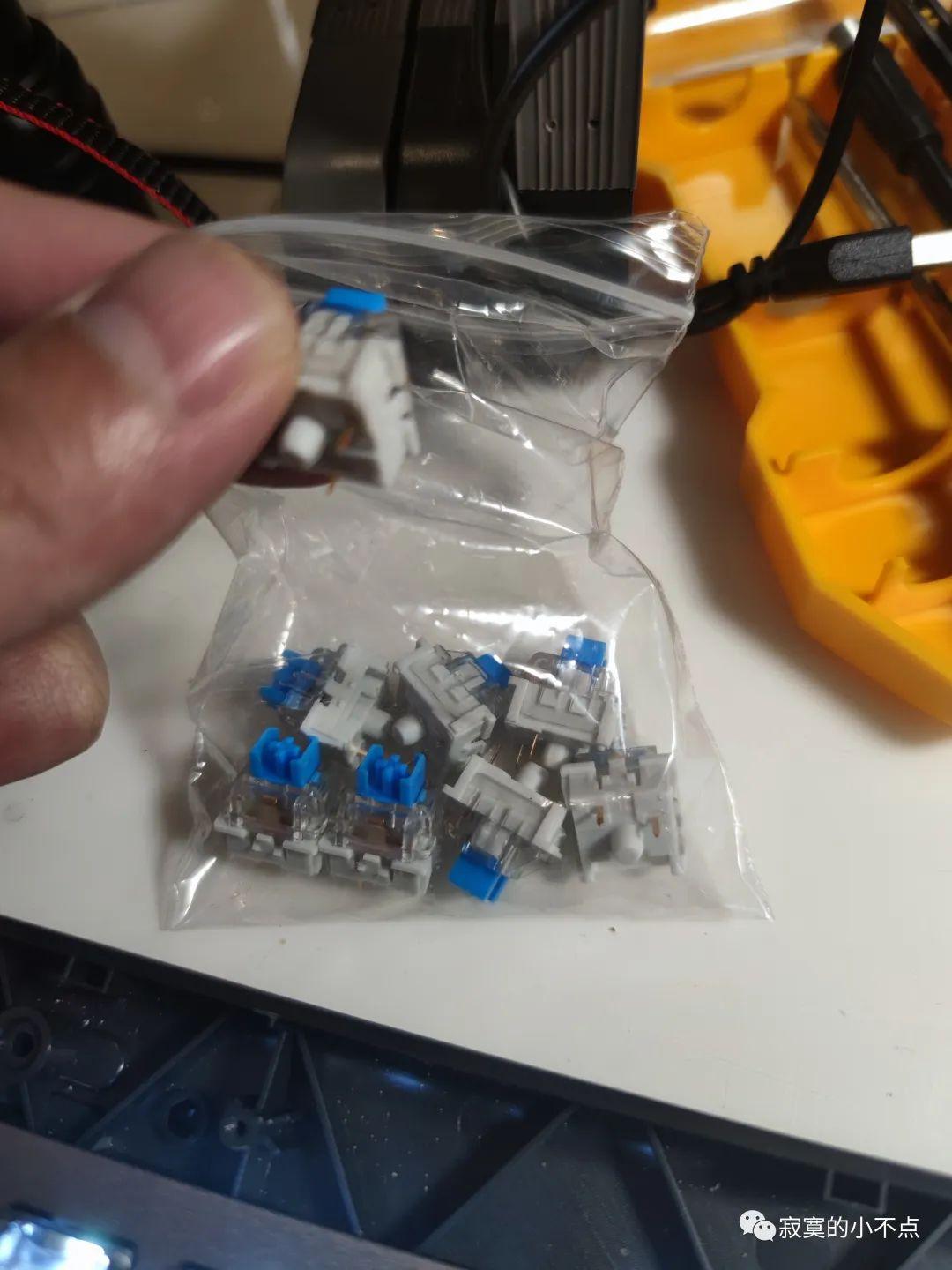 机械键盘单独一个按键失灵了怎么修（机械键盘单独一个按键失灵怎么修）(图1)