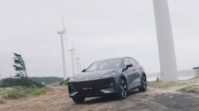 ​馈电油耗 4.5L 的长安深蓝 S7，开起来怎么样？