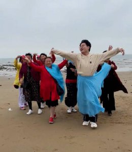 ​团费仅 200 多元！年轻人报名老年团旅游，体验完直呼太爽了！
