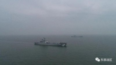 ​登陆舰编队，雷霆出击！