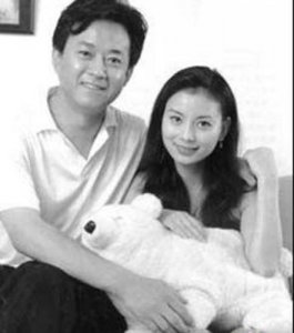 ​朱军老婆谭梅，谭梅哪里人
