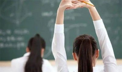 ​教育资源或许不再卷 未来教师行业还吃香吗？