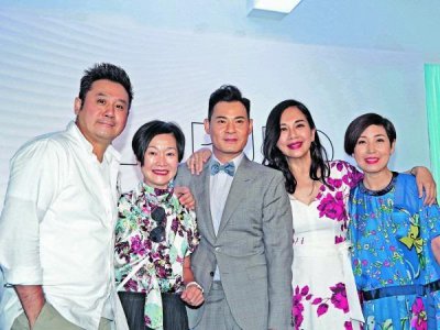​麦长青老婆，苗俊