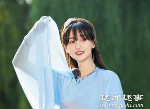 郑爽回应转卖节目道具，郑爽直播事(郑爽道具事件)