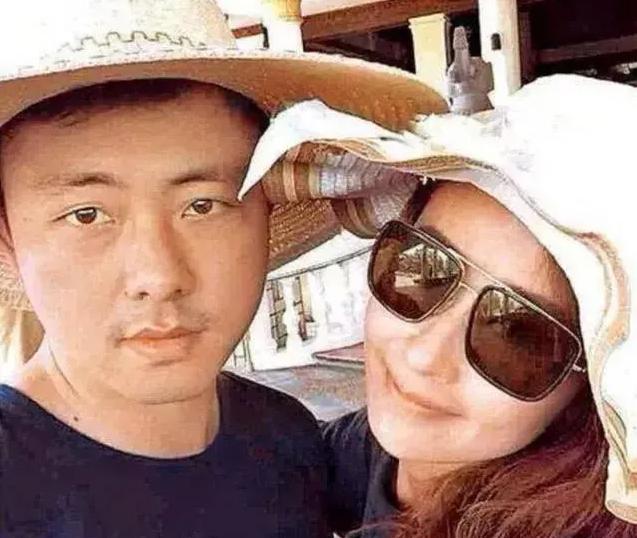杨幂黑历史照片（背刺刘诗诗与付辛博AA制）