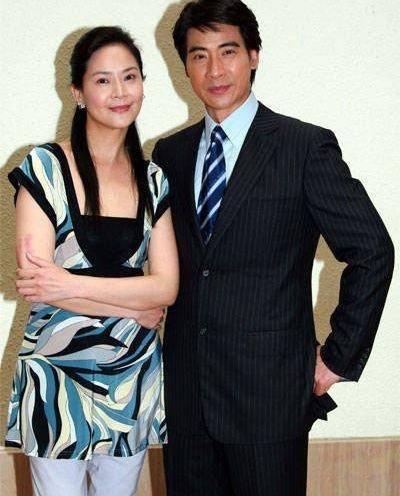 俞小凡年轻时的照片,她和老公翁家明现状如何？本文共（1322字）