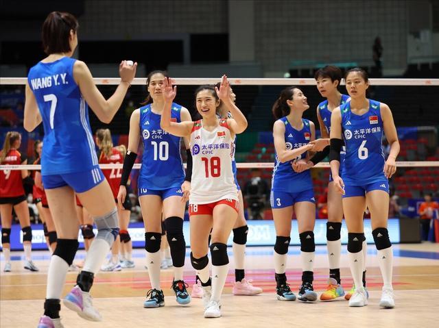 中国女排完胜日本获4连胜 3比0横扫日本女排！