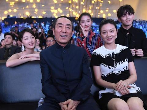 张艺谋现任老婆，张艺谋老婆比他小31岁,本文共（2594字）