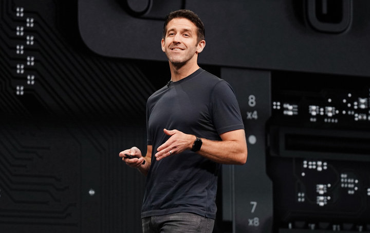 苹果的下一任 CEO，可能就在这两人之间产生