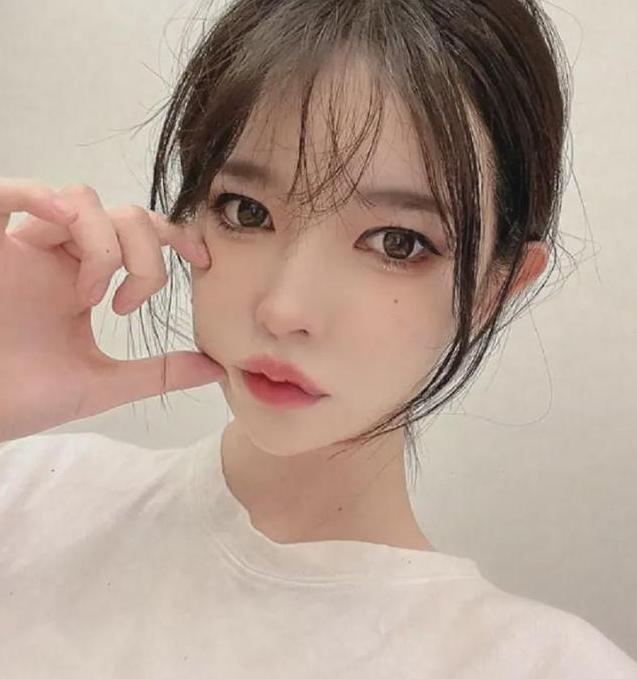 韩国美女网红柬埔寨旅游去世 被裹红布扔臭水沟满身伤痕惨不忍睹！