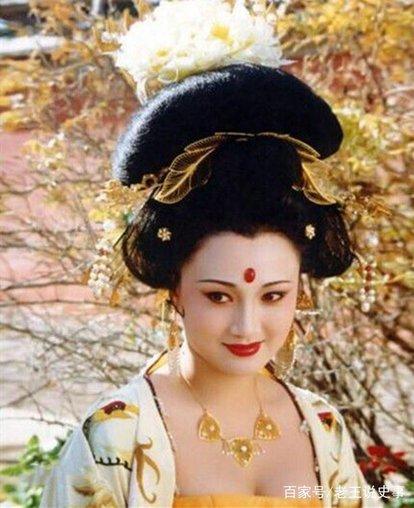 中国古代四大美女中羞花是指谁_杨玉环个人资料