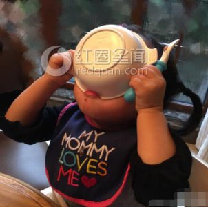​邓超女儿小花豪爽曝光邓超孙俪孩子生活照