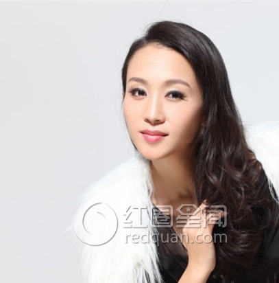 丁子玲的老公是谁 丁子玲和人亲嘴图片是真的吗