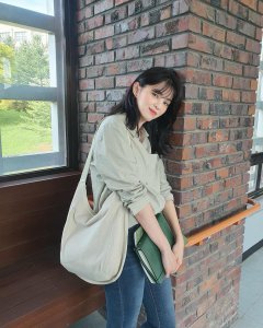 ​衣服皱了没有熨斗怎么快速弄平（衣物除皱的六大方法）