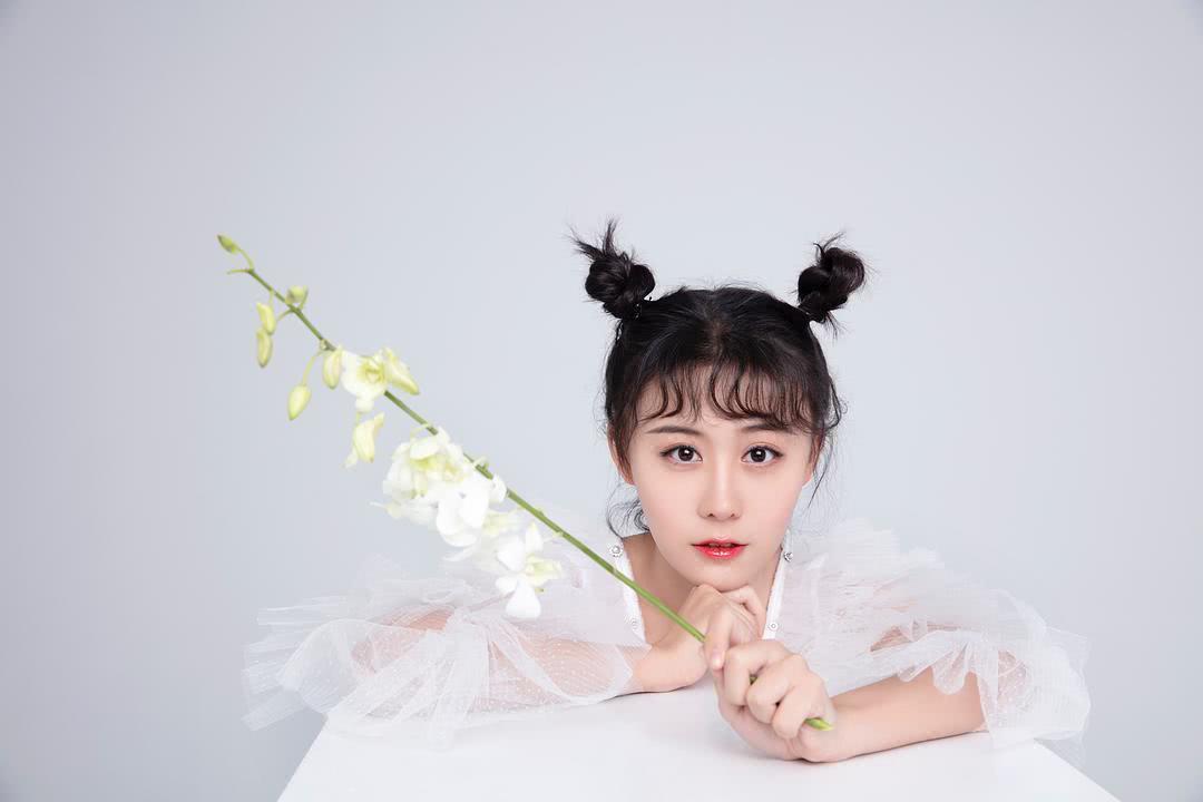 戴安娜个人资料写真作品