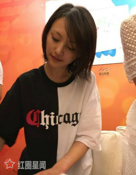 揭秘郑爽杨洋为什么不澄清 郑爽素颜出席签售会