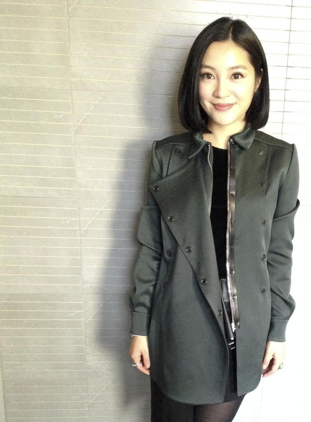 陈胤妃个人资料写真作品