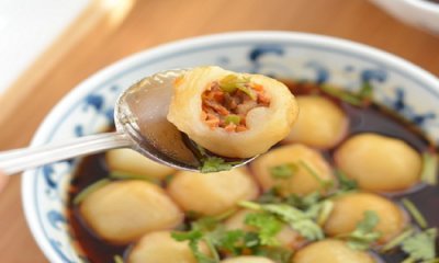 ​土豆的别样吃法 土豆蒸熟捏成团味道好极了！