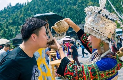 ​去苗寨旅游千万要小心（为何不能接受苗寨姑娘的私人物品）
