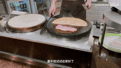 俄罗斯人排队吃最后一顿麦当劳（啃一口麦倒劳）(17)