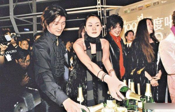 王菲窦唯近况（与音乐才子窦唯的爱恨情缘愁）(2)