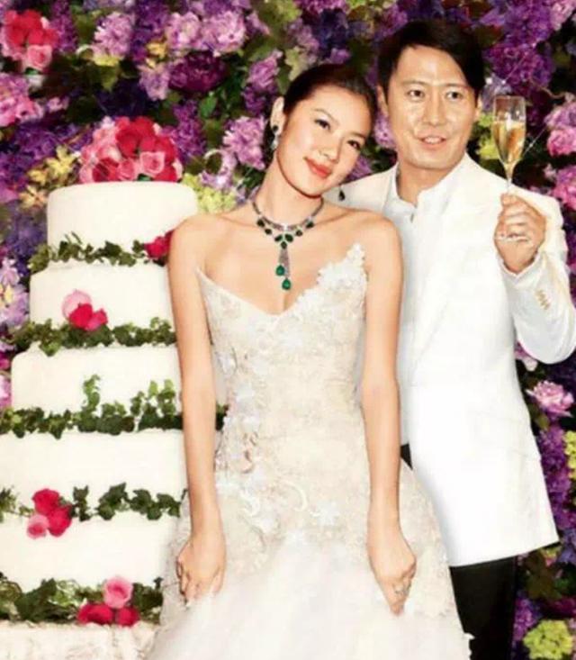 乐基儿为什么败光黎明（结婚四年花黎明7亿）(11)