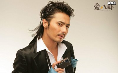 ​张东健近照曝光，与旧照对比被质疑整容！