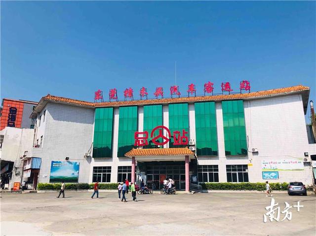 深圳最大旧车交易市场（樟木头汽车站旧址变身二手车交易市场）(2)