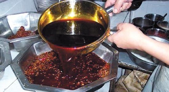 重庆火锅油是什么油（重庆火锅老油到底指什么）(3)