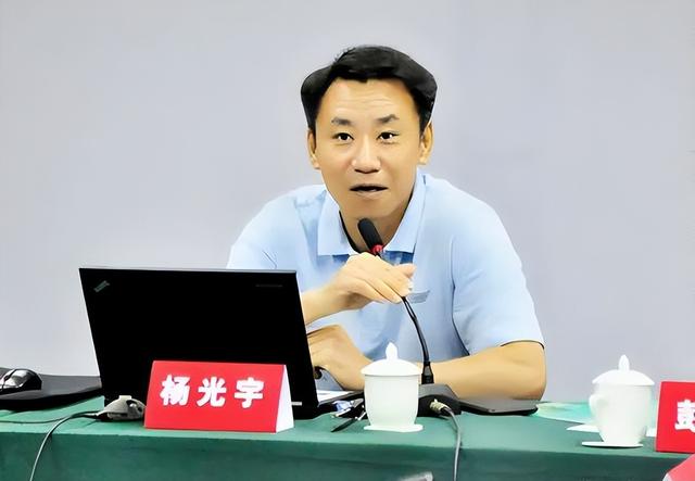为什么说杨振宁有三个儿子（你只知杨振宁82岁娶妻）(6)