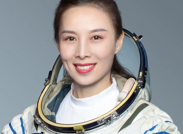 王亚平为什么被称为首位女航天员（最美女宇航员王亚平）(5)