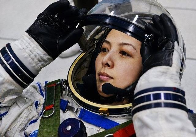 王亚平为什么被称为首位女航天员（最美女宇航员王亚平）(4)