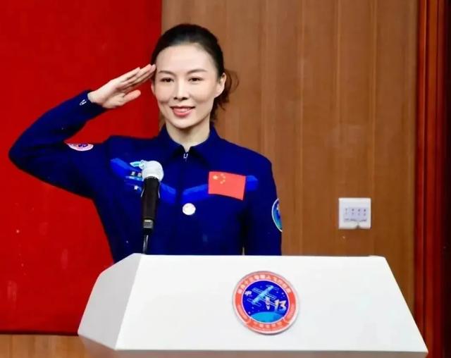 王亚平为什么被称为首位女航天员（最美女宇航员王亚平）(6)