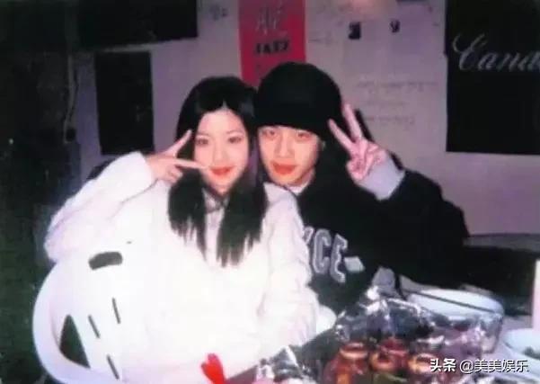 李易峰的女友个人资料简介（李易峰前女友晒婚纱照被疑结婚）(11)