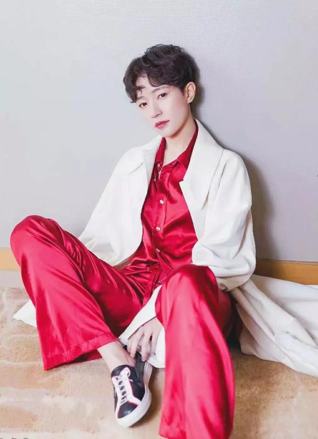 杨超越最新参加节目（于正旗下艺人遭恐吓）(23)
