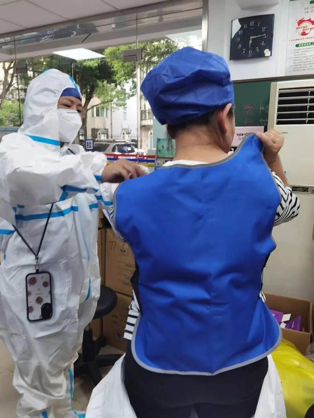 上海抗疫大白（时隔五年上海再度冲上40）(4)