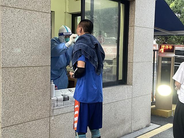 上海抗疫大白（时隔五年上海再度冲上40）(11)