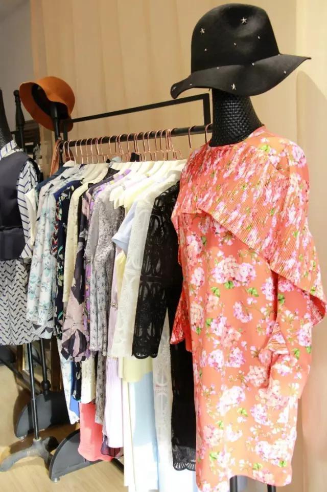 成都十大品牌服装城（成都藏在别墅和写字楼里的高端服装店）(5)