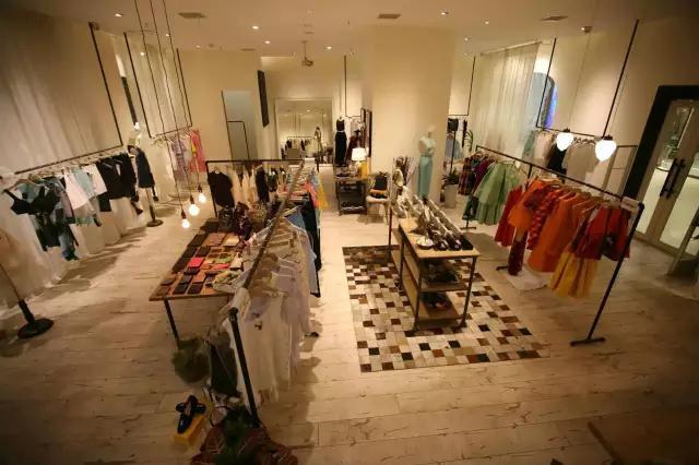 成都十大品牌服装城（成都藏在别墅和写字楼里的高端服装店）(12)