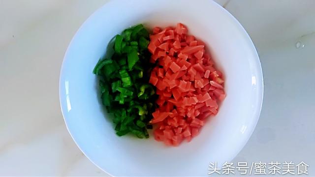 如何做出好吃的玉米面饼（简单易学还好吃）(7)